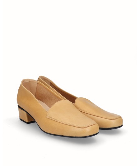 Camel leather heeled moccasin shoe