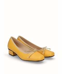 Yellow leather ballerina shoe