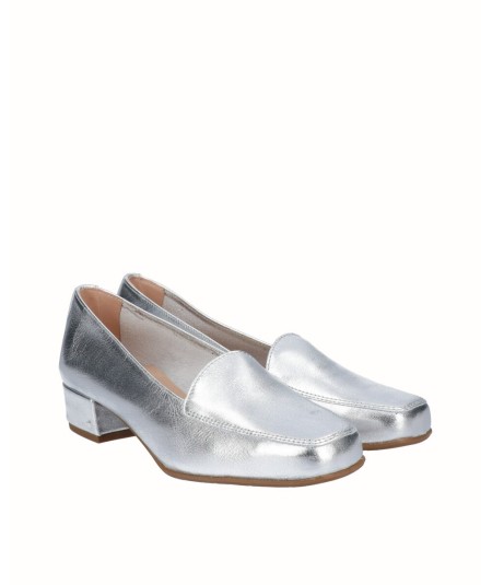 Silver leather heeled moccasin shoe