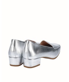 Silver leather heeled moccasin shoe