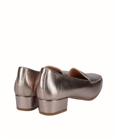 Zapato mocasín tacón piel bronce