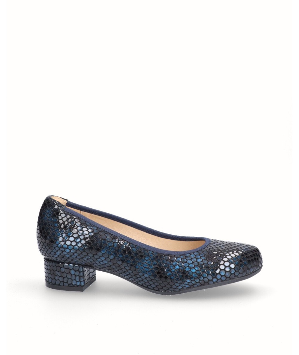 Zapato tacón salón piel grabado serpiente azul