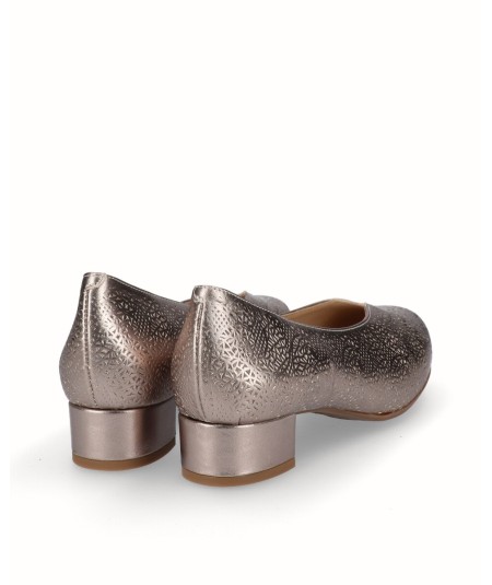 Zapato tacón salón piel picado bronce