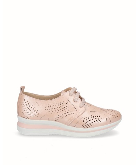 Pink pearly leather sports shoe