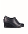 Zapato cuña piel combinado con piel metalizado grabado serpiente negro con elástico