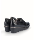 Black leather wedge shoe with elastic