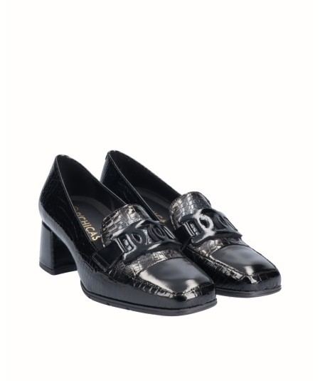 Black engraved patent leather high heel shoe