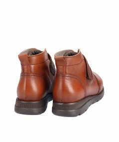 Flat leather leather ankle boots with elastic and velcro closure