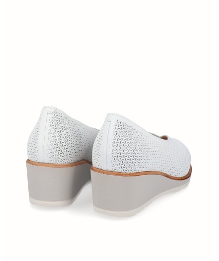 White leather wedge shoe