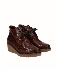 Engraved leather wedge ankle boot