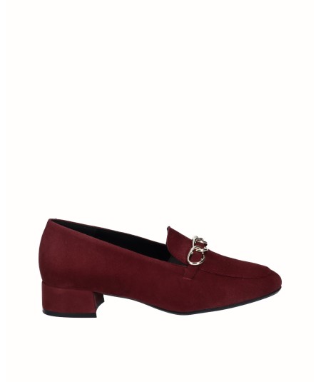 Burgundy suede leather heeled shoe