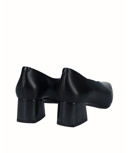 Black smooth leather high-heeled shoe