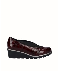 Burgundy engraved leather wedge shoe