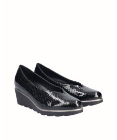 Black engraved leather wedge shoe