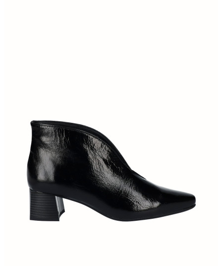Smooth leather heeled ankle...